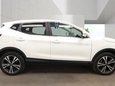 Nissan Qashqai 1.3 DIG-T N-Connecta Euro 6 (s/s) 5dr 7
