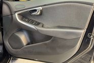 Volvo V40 1.6 T4 Lux Hatchback 5dr Petrol Powershift Euro 5 (s/s) (180 ps) 60