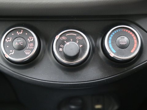 Toyota Yaris 1.0 VVT-i Icon Euro 6 5dr 19