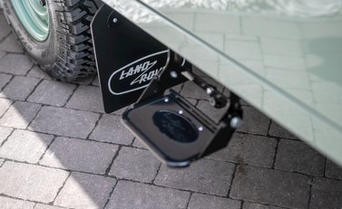 Land Rover Defender 90 Heritage Hard Top 25