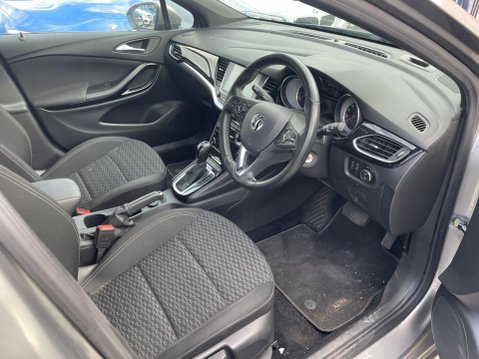 Vauxhall Astra 1.4i Turbo SRi Nav Auto Euro 6 (s/s) 5dr 9