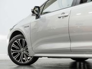 Toyota Corolla 1.8 VVT-h Design Touring Sports 5dr Petrol Hybrid CVT Euro 6 (s/s) (122 ps) 26
