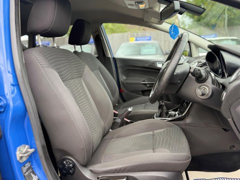 Ford Fiesta 1.6 TDCi ECOnetic Titanium Euro 5 (s/s) 5dr 16