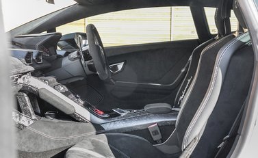 Lamborghini Huracan Performante 12