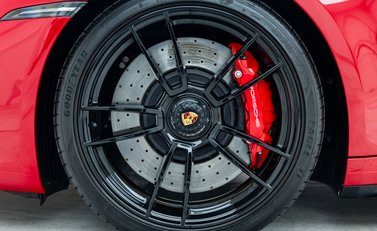 Porsche 911 Carrera 4 GTS (992) 22