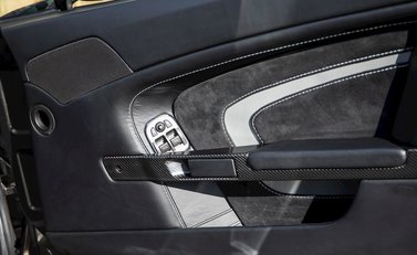 Aston Martin V12 Vantage S 20