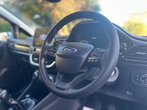 Ford Fiesta TREND 27