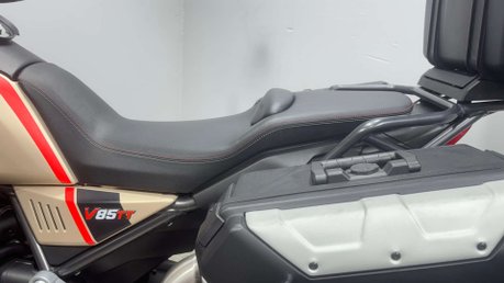 Moto Guzzi V85 TT 850 2021 ONLY 11K HISTORY FULL LUGGAGE ADVENTURE BIKE 22