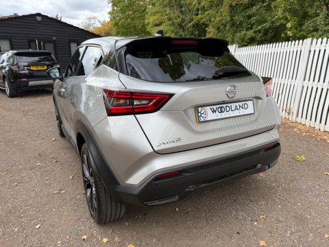 Nissan Juke 1.0 DIG-T Tekna+ DCT Auto Euro 6 (s/s) 5dr 4
