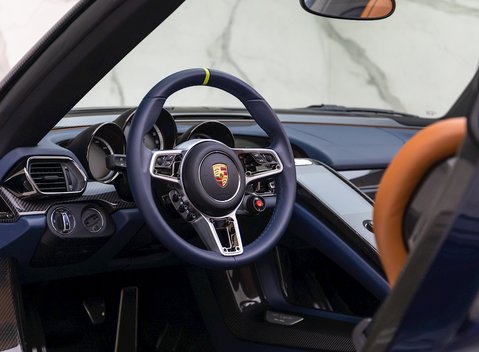 Porsche 918 Spyder Weissach 11