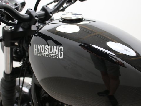 Hyosung GV300 Riding Redfeined V-Twin 300cc -PRE-REGISTERED SPECIAL 23