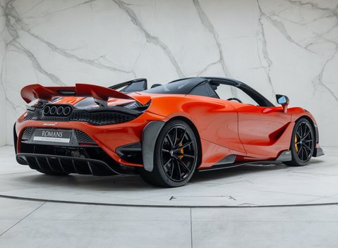McLaren 765LT Spider 10