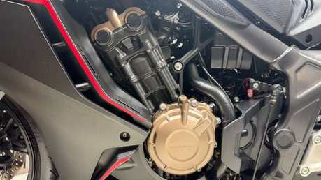 Honda CBR 2020 ONLY 790 MILES LONG MOT SERVICED SPORTS BIKE 650CC 39