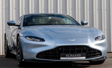 Aston Martin V8 Vantage 1