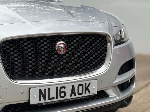 Jaguar F-Pace 2.0 F-PACE Prestige AWD D Auto 4WD 5dr 4