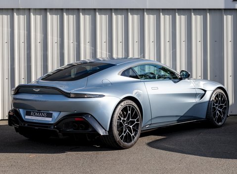 Aston Martin V8 Vantage 7