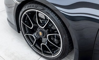 Porsche 911 Turbo S (992) 25