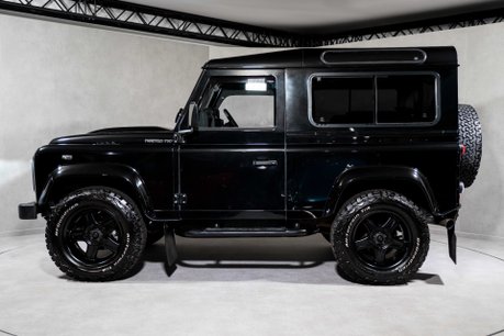Land Rover Defender 90 TD XS STATION WAGON. TWISTED EDITION. TWISTED UPGRADES. HEATED SEATS. 8