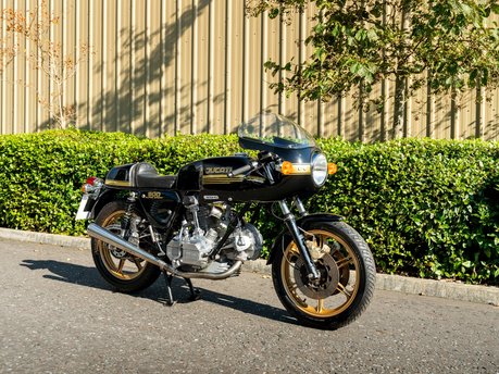 Ducati 900 SS DESMO. EXCELLENT EXAMPLE. NEW GASKETS. UPDATED CARBS. SINGLE & DUAL SEAT