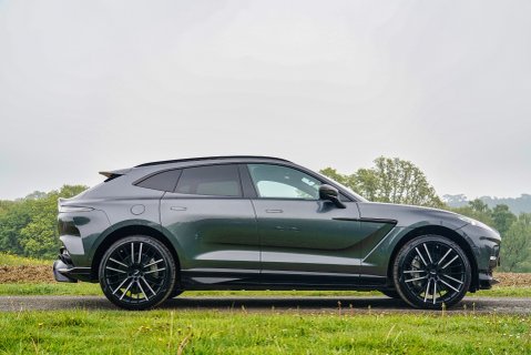 Aston Martin DBX 707 3
