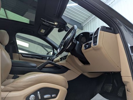 Porsche Cayenne 3.0 Cayenne V6 Auto 4WD 5dr 47