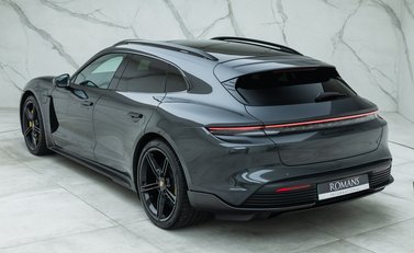 Porsche Taycan Turbo S Sport Turismo 9