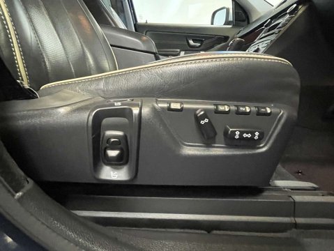 Volvo XC90 2.4 XC90 Executive D5 AWD Auto 4WD 5dr 12