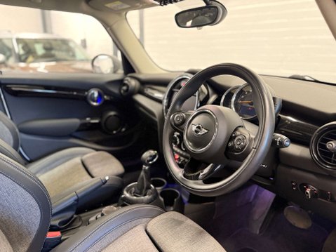 Mini Hatch 1.5 Cooper Auto 5dr 4