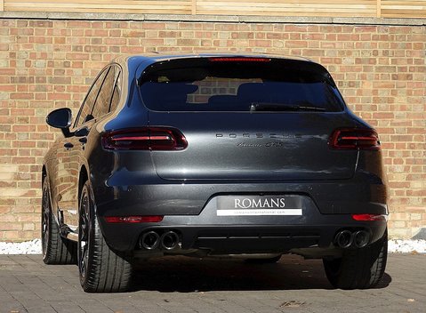 Porsche Macan GTS 12