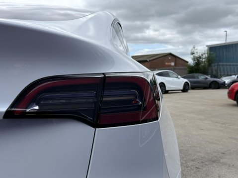 Tesla Model Y SUV 5dr Electric Auto RWD (346 ps) 19