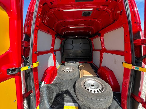 Ford Transit Custom SWB L1H2 High Roof Leader Air Con Alloys Sensors Cam EURO 6 NO VAT 10