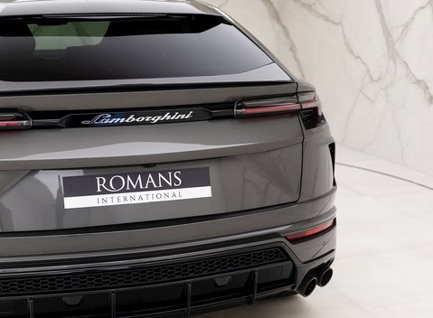 Lamborghini Urus 24