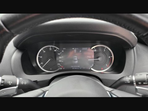 Jaguar XE R-DYNAMIC S 28