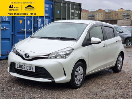 Toyota Yaris 1.33 Dual VVT-i Design Hatchback 5dr Petrol Multidrive S Euro 6 (99 ps) 3
