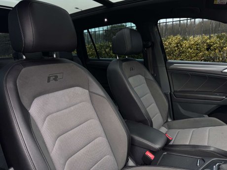 Volkswagen Tiguan 2.0 Tiguan R-Line TDI BlueMotion Technology 4Motion Semi-Auto 4WD 5dr 44