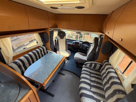 Laika Evovip R718 FIXED BED 4 BERTH LOW PROFILE COACH BUILT MOTORHOME 14