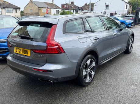 Volvo V60 B4 CROSS COUNTRY AWD MHEV 6