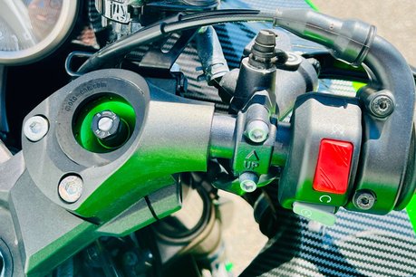 Kawasaki ZX ZZR 1400 12