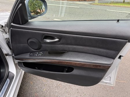 BMW 3 Series 318D EXCLUSIVE EDITION TOURING 22