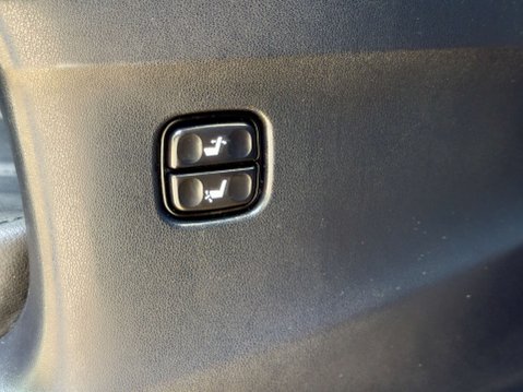 Toyota Vellfire G Edition V6 Sunroof 63