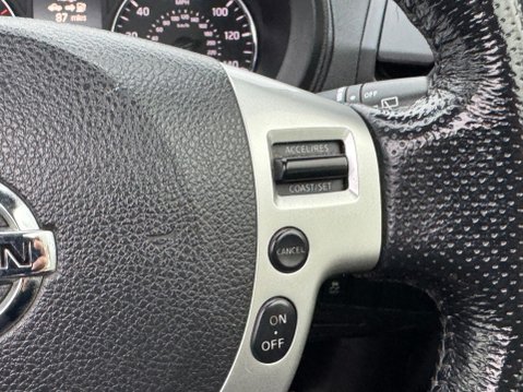 Nissan X-Trail 2.0 dCi Tekna 4WD Euro 5 5dr (AVM) 28