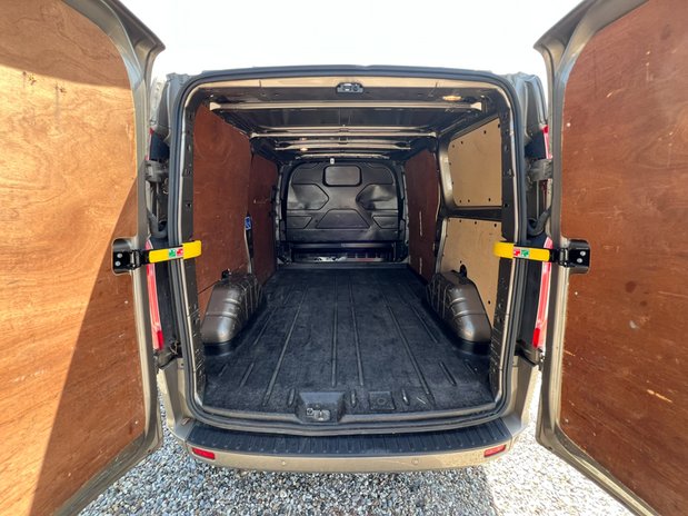 Ford Transit Custom SWB L1H1 (SOLD) Low Roof Limited 280 Air Con Alloys Sensors EURO 6 NO VAT 10