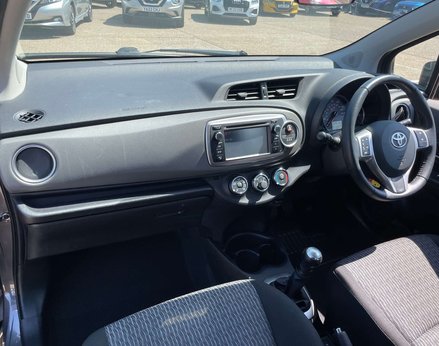 Toyota Yaris 1.0 Yaris TR VVT-i 5dr 22