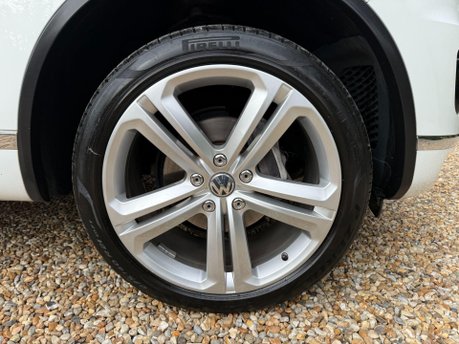Volkswagen Touareg 3.0 TDI V6 BlueMotion Tech R-Line Tiptronic 4WD Euro 6 (s/s) 5dr 15