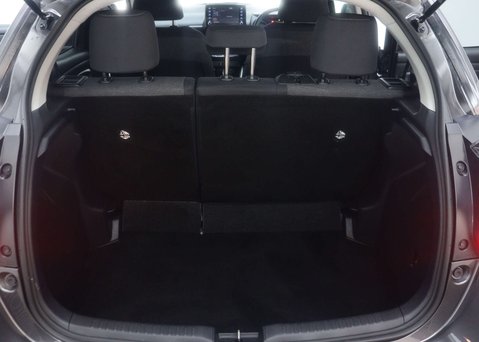 Toyota Yaris 1.5 Yaris Design HEV CVT 5dr 49