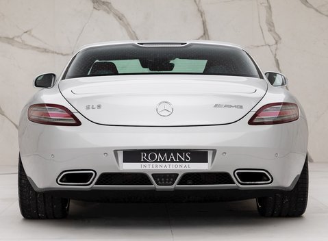 Mercedes-Benz SLS AMG 5