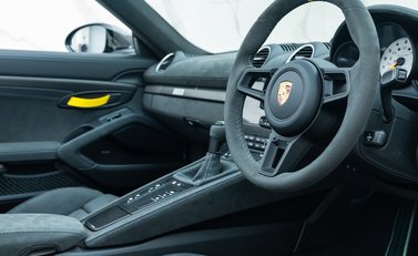 Porsche 718 SPYDER RS 13