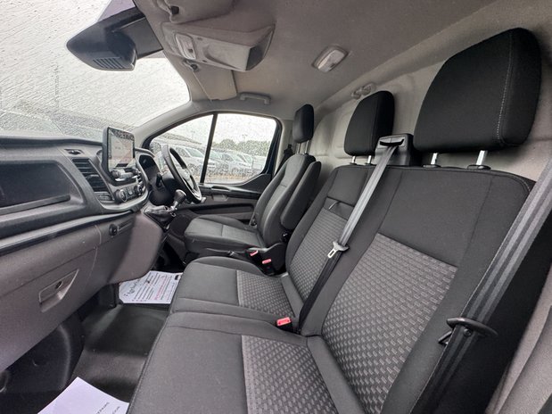 Ford Transit Custom SWB L1H1 Low Roof Trend 280 Air Con EURO 6 12