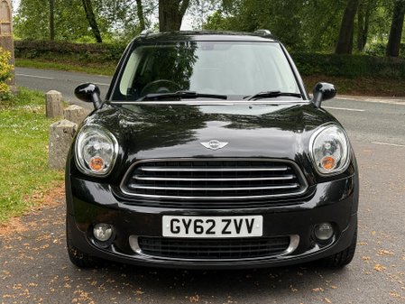 Mini Countryman COOPER D 9