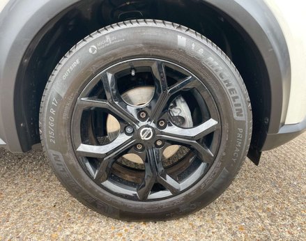 Nissan Juke 1.0 Juke N-Connecta DiG-T 5dr 16